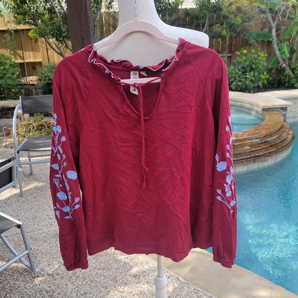 dolan Tops - Nwot Dolan left coast collection blouse embroidere